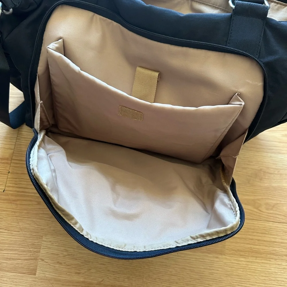 Baggallini black Alfa laptop bag